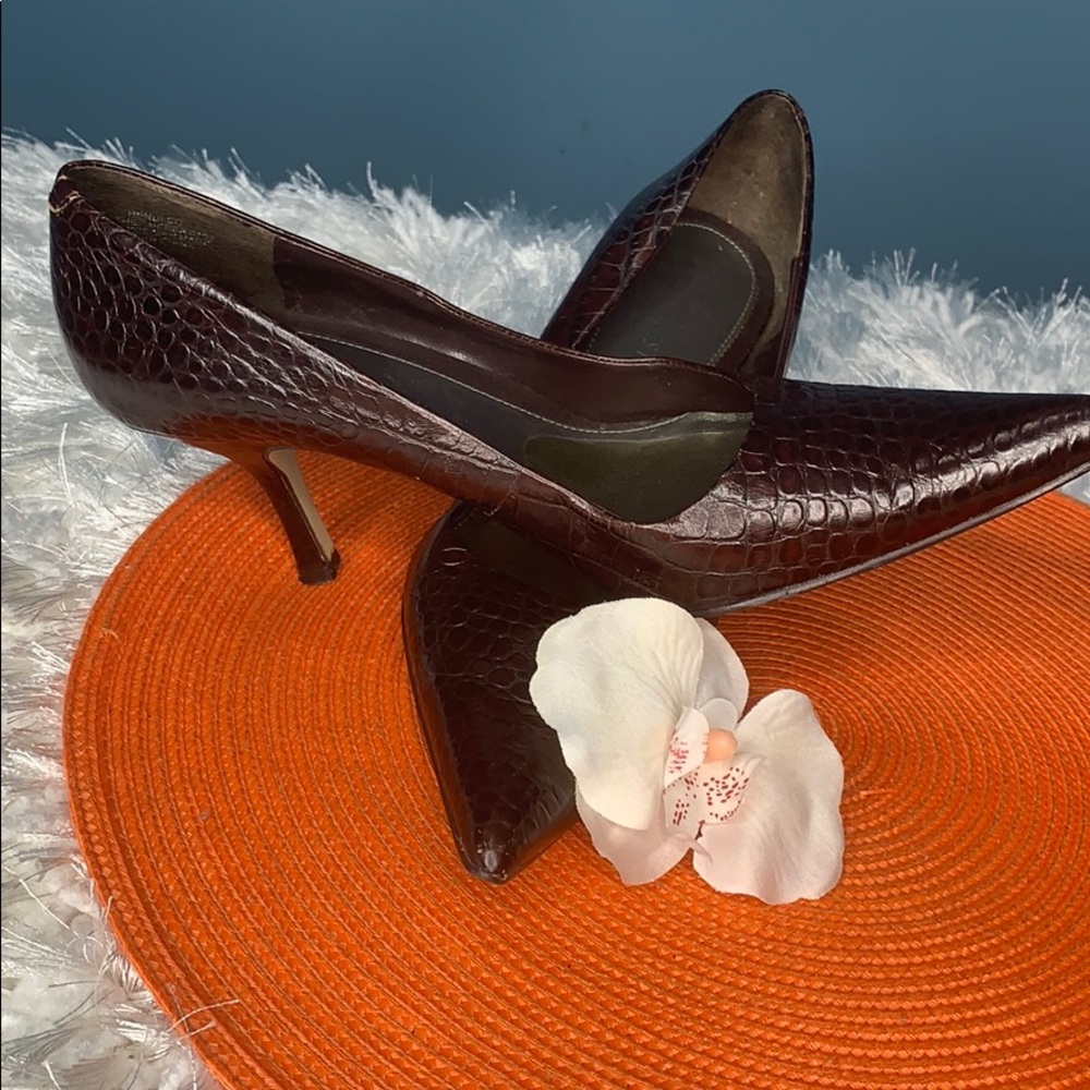 NINE WEST LEATHER HEEL